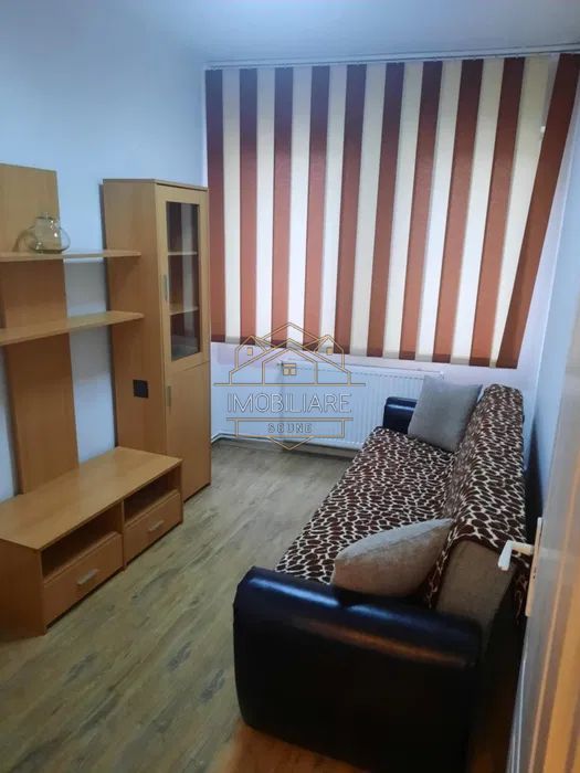 Apartament cu 3 camere de închiriat în zona Centrală - Poză 3