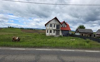 Casa la rosu Boroaia-Suceava - Poză 1