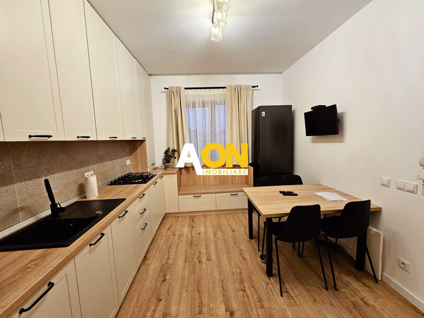 Casa 4 camere, 424 mp teren, partial mobilata, cartier Orizont - Poză 14