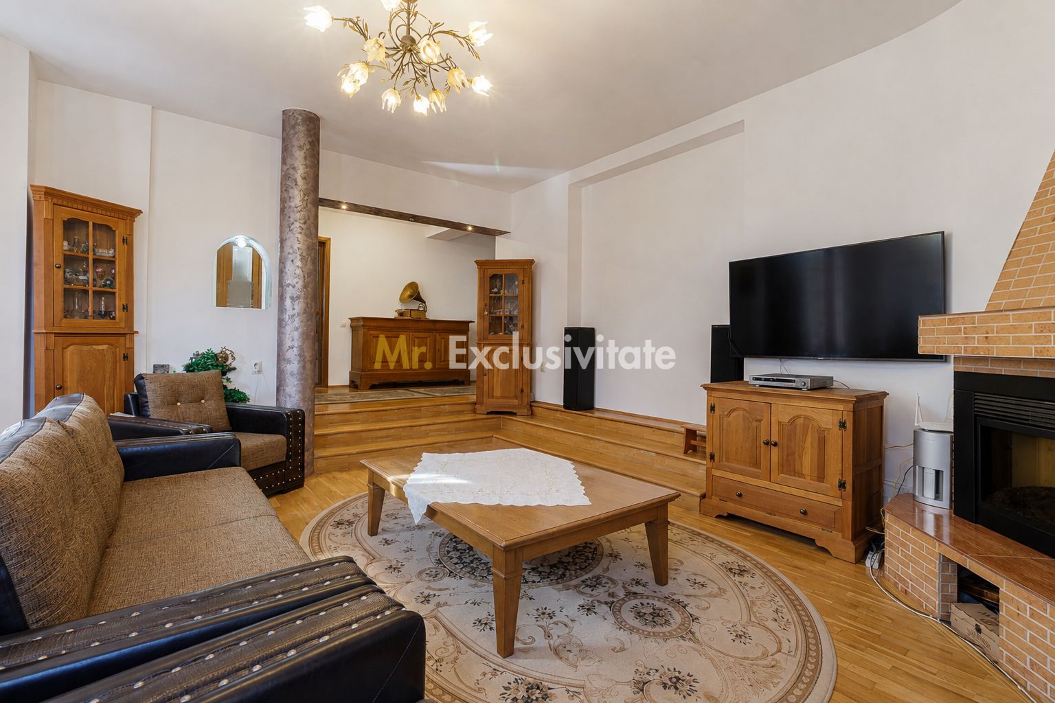 Vilă individuală cu 5 camere, piscină și curte generoasă | Mogoșoaia - Poză 3