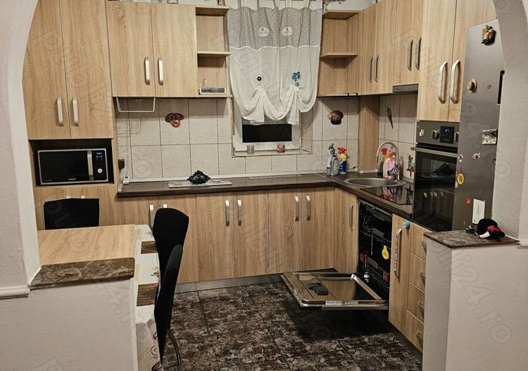 BRASADAS vinde ap 3 cam etaj 4/4. - Poză 6