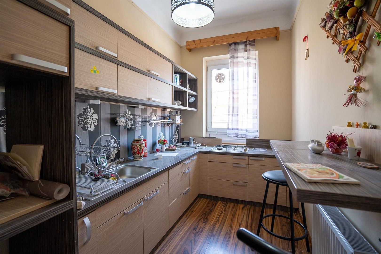 Casa singur in curte cu teren de 410 mp Sirul Canonicilor - Poză 5