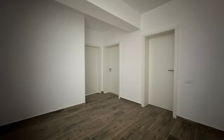 Apartament nemobilat, 3 camere 2 bai+parcare, Zona Coresi - Poză 4