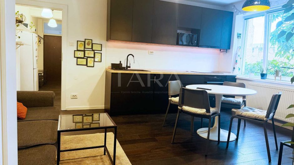 Apartament cu 3 camere, 56 mp, complet mobilat, zonă centrală. - Poză 2