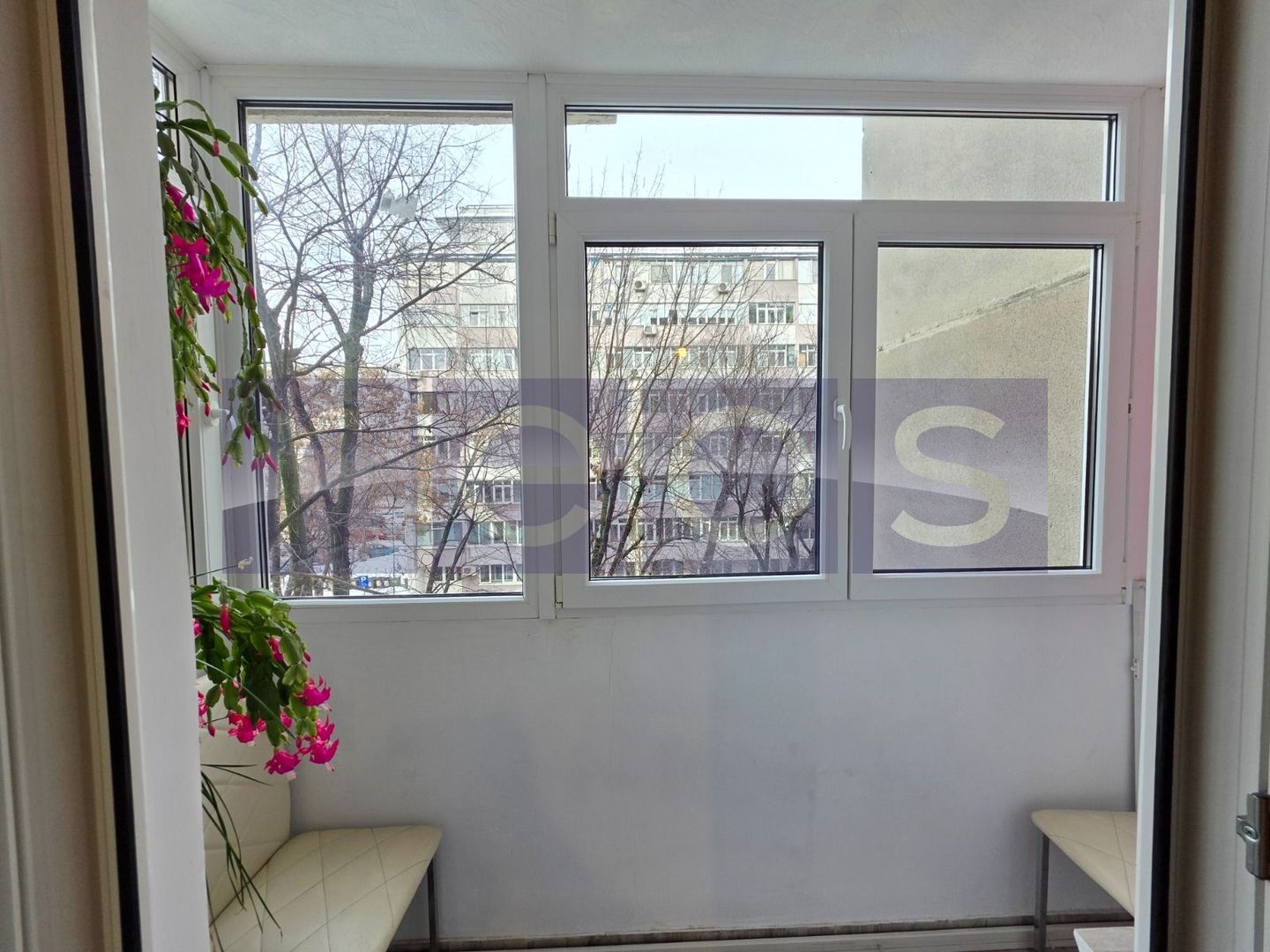 VANZARE 4 CAMERE DECOMANDAT -CRANGASI - Poză 14