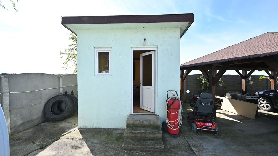 Casa P+1E, cu anexe si hala - Poză 26