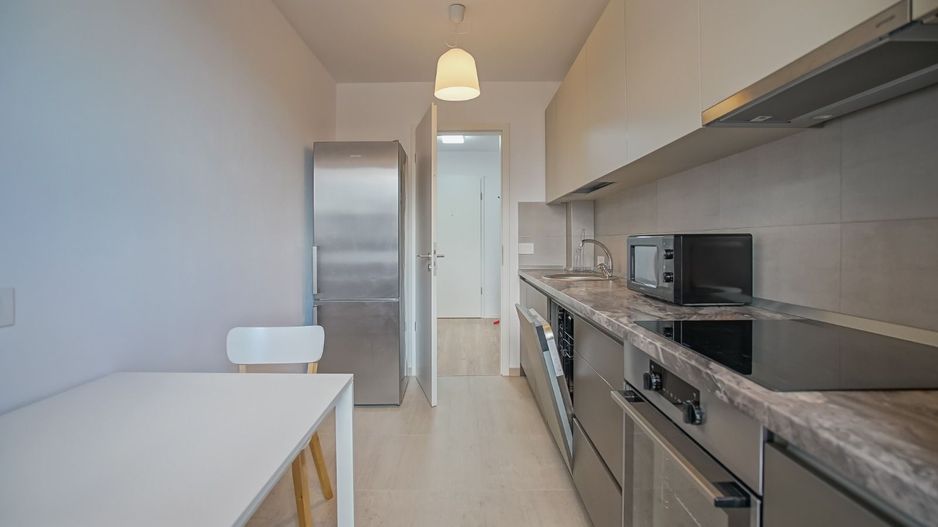 Coresi Urban Vibe | Apartament modern cu vedere directă la pietonală - Poză 4