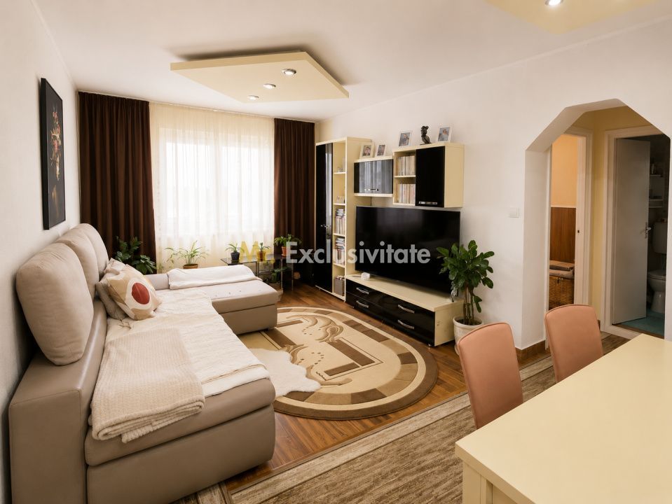 De vânzare apartament 3 camere Arinului - Poză 1