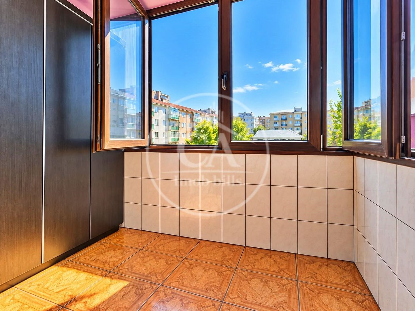 Apartament de vanzare cu 3 camere in zona Nufarul, Oradea - Poză 8