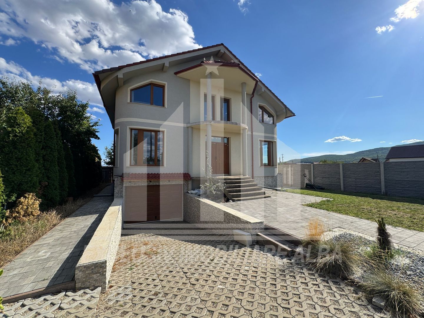 Casa individuala | 250 mp | D+P+M | 570 mp teren | Micesti - Poză 1