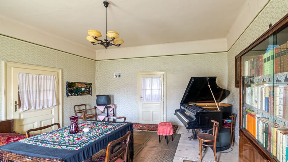 Casă în zona centrală Pâncota - Poză 3