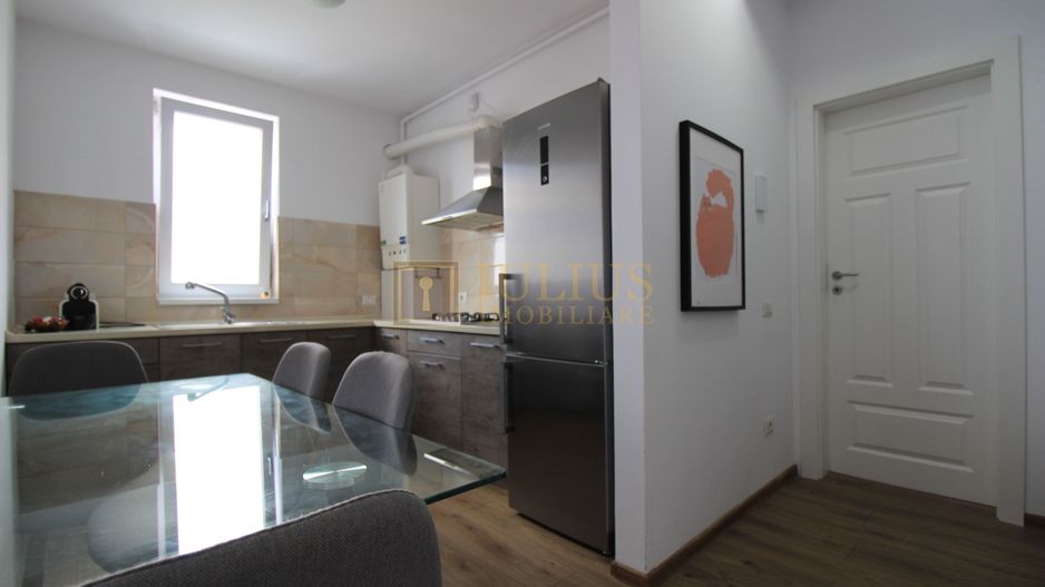 Vedere panoramica; loc parcare inclus; 2 bai/2dormitoare. - Poză 7