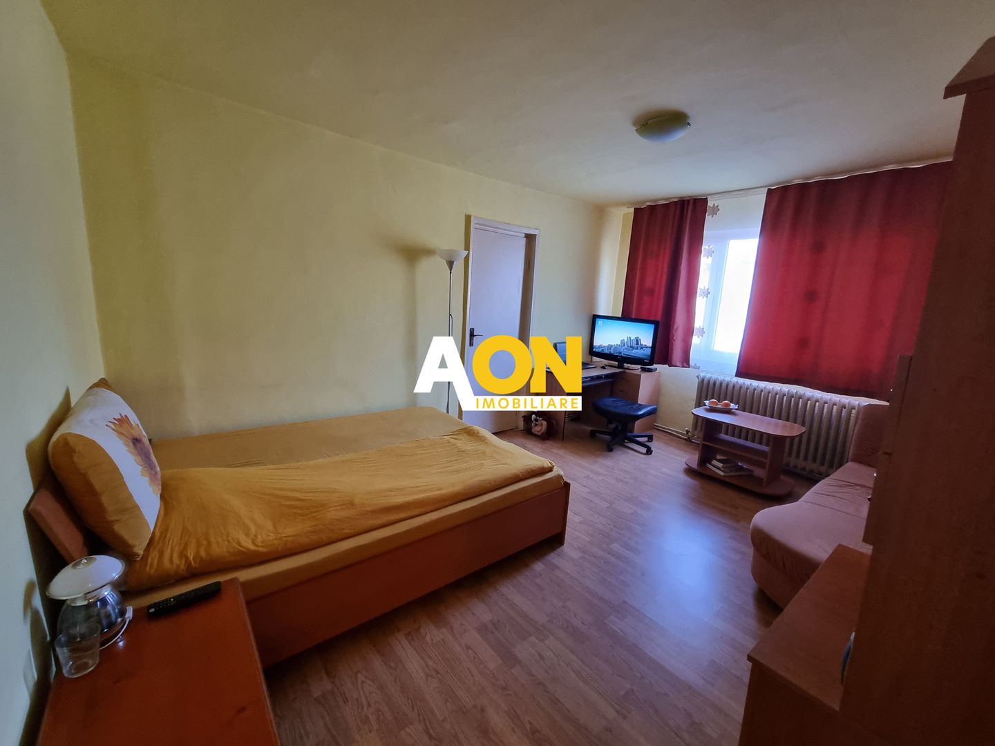 Apartament 2 camere ,semidecomandat,Cetate - Poză 2