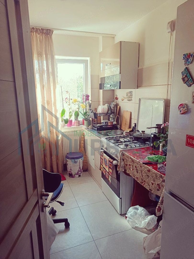 Apartament 3 camere decomandat, zona Pod de Piatră, Iași - Poză 1