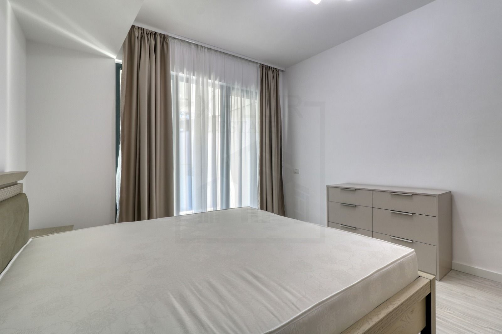 Prima Închiriere – 2 Camere Moderne cu 2 Balcoane – Zona Decebal - Poză 3