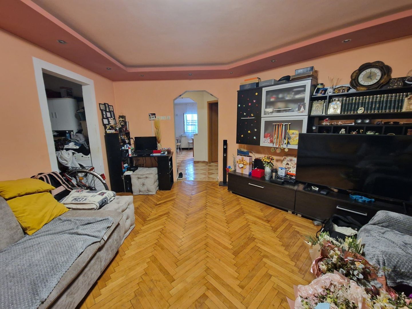 Soarelui | 3 Camere | Etaj 1 | Centrala proprie | Boxa - Poză 3