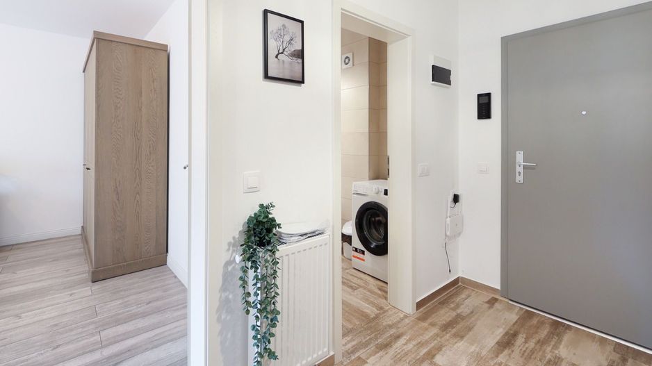 Garsonieră 39 mp Decomandată | Mobilată Modern | Tractorul – Coresi Mall - Poză 7