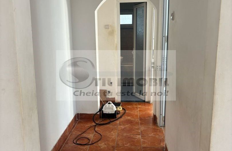 Apartament 3 camere semidecomandat Zimbru 85,900 euro - Poză 2