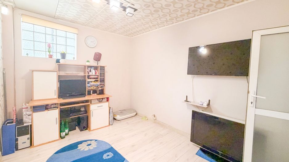 Casă de vânzare 2 camere  Mansarda + Pivnița - Belvedere - Poză 6