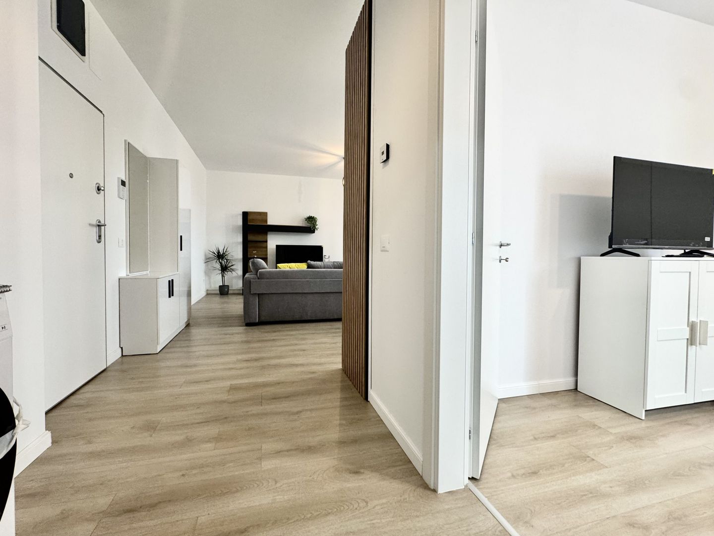 Un cămin nou și liniștit, prima închiriere – Zona Aradului - Poză 6