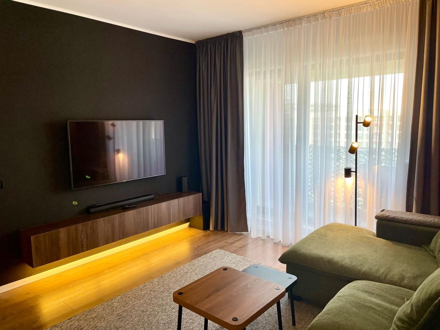 3 Room I Lujerului I Modern - Poză 1