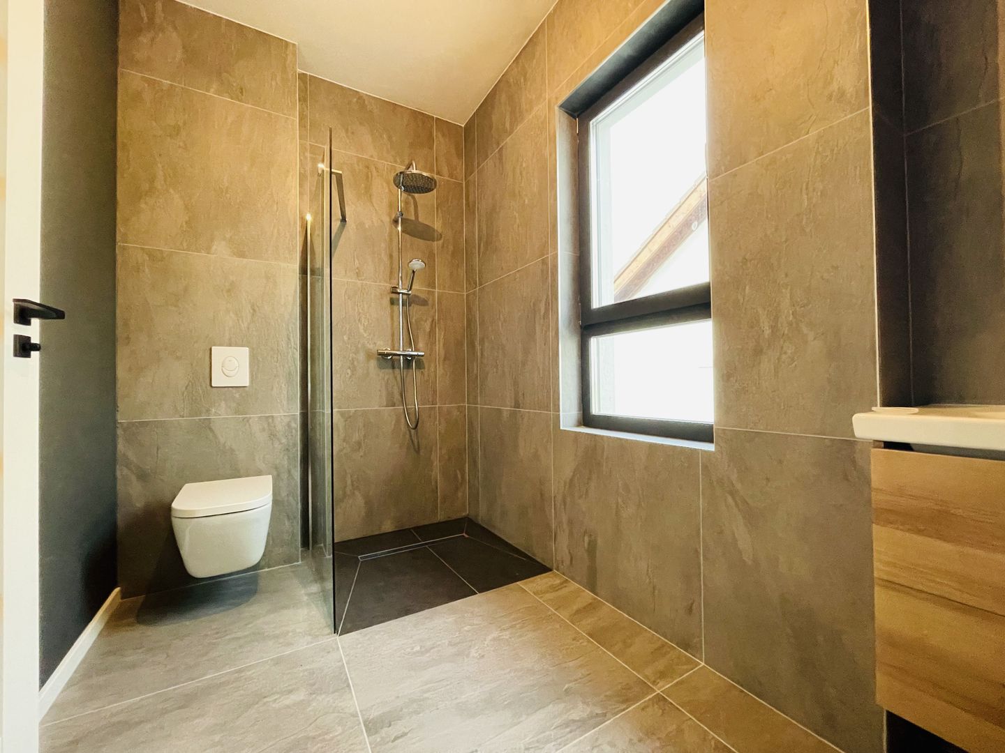 Duplex Ultramodern, impecabil executat | 4 dormitoare & 2 terase - Poză 41