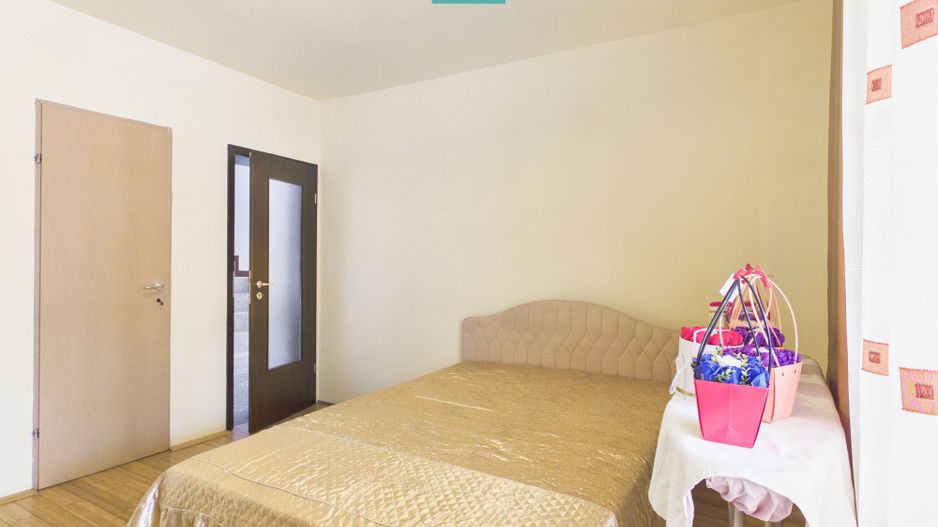 Casă individuală 8 camere - Dudeștii Noi - Poză 11