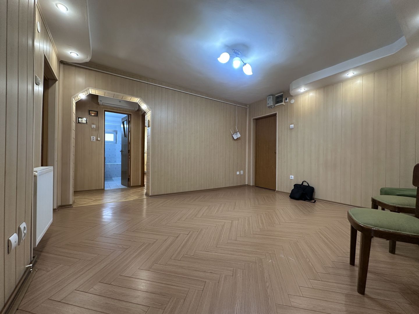Vanzare apartament cu 4 camere luminos, vedere deschisă-Targoviste-M5 - Poză 2