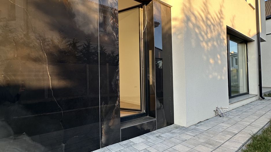 Casa cu 5 camere - Dumbarvita - Poză 11