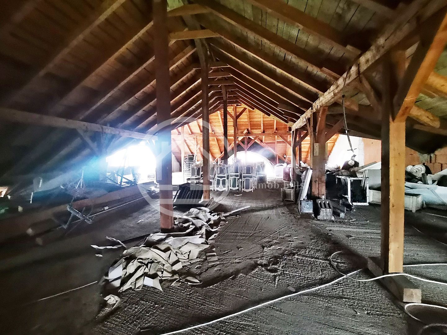 Proprietate speciala de inchiriat D+P+E+M in Calea Aradului, Oradea - Poză 19