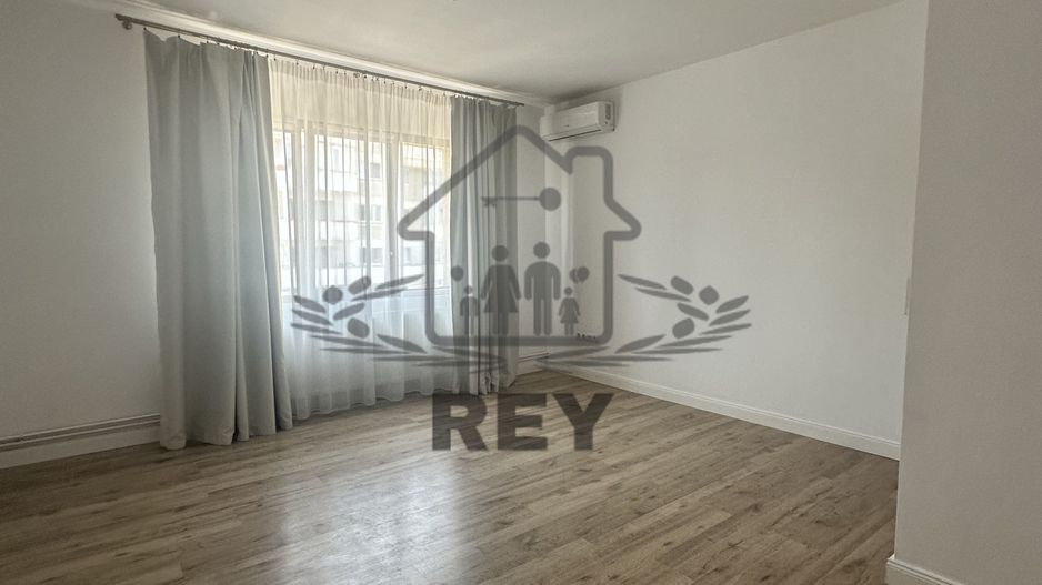 Spatiu comercial + 2 ap. pentru birouri sau închiriere- zona premium - Poză 1