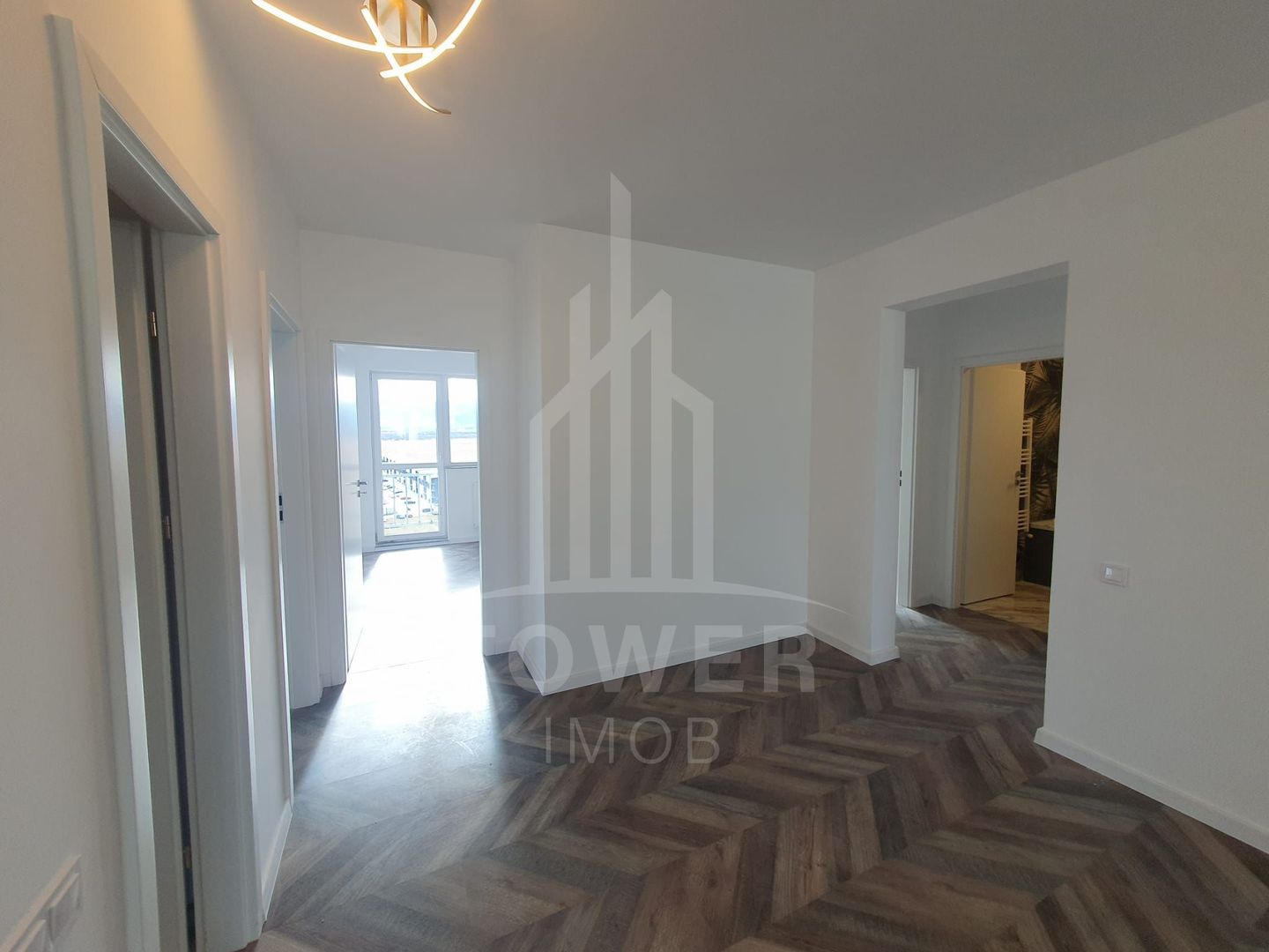 Apartament cu 4 camere de vânzare | Zona Hipodrom 3 - Poză 3