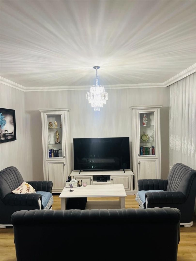 Casa de vanzare  P+E Oradea cartier Grigorescu - Poză 1