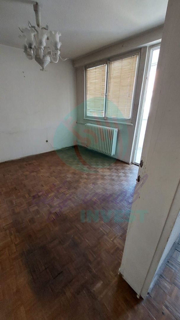 4 camere ultracentral | Universitate – Romană | Ideal locuire sau investiție - Poză 3