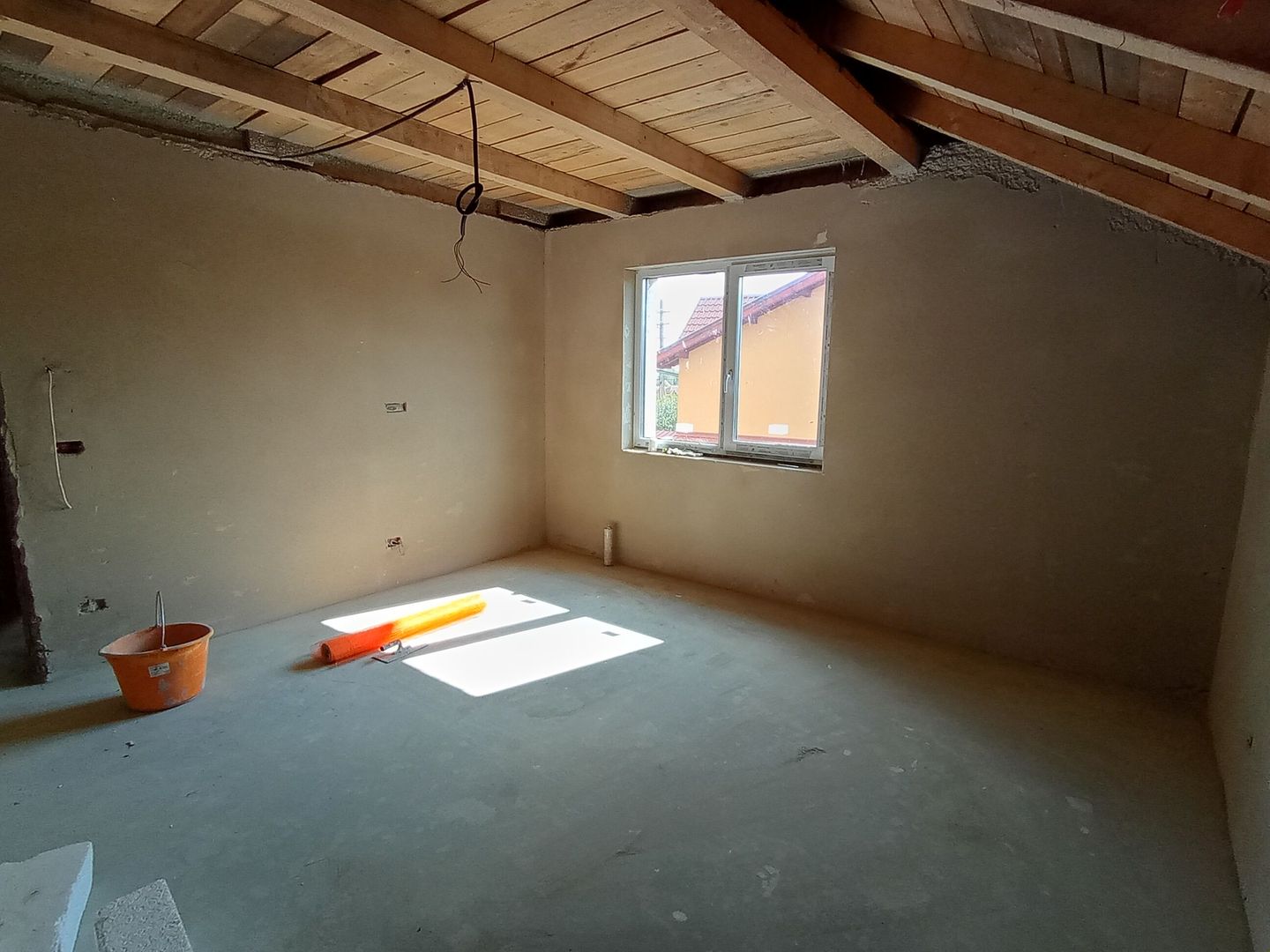 Sanandrei Duplex cu 4 Camere, Drum Asfaltat, Toate Utilitatiile - Poză 11