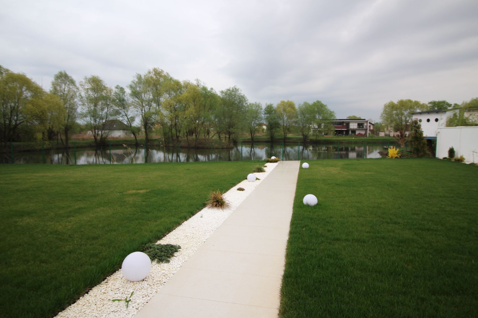 Casă / Vilă cu 8 camere de vânzare în zona Est - Poză 18