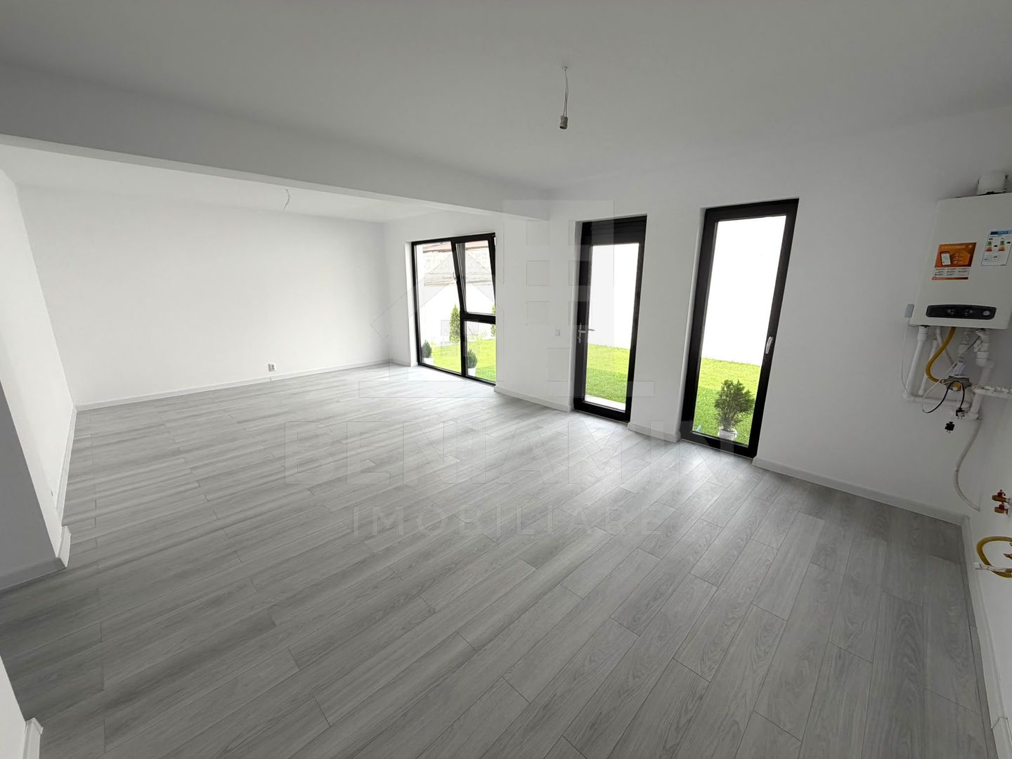 Casa moderna - 4 dormitoare - 2026 - toate utilitatile - Ford - Poză 4
