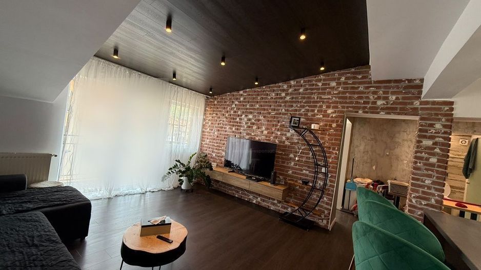 Apartament cu 2 camere, balcon, parcare inclusă, zona Florilor, Floreș - Poză 1