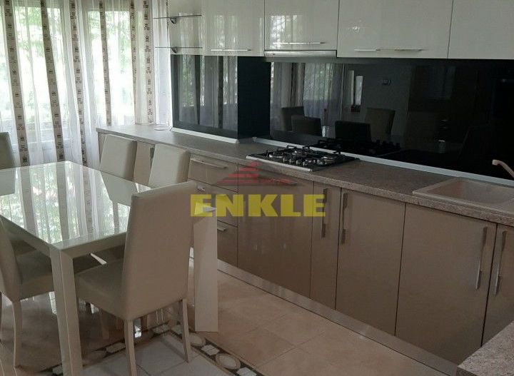 Apartament 2 camere de lux, mobilat, utilat, etaj 2, Zona: Piata Mare, 500 euro - Poză 1