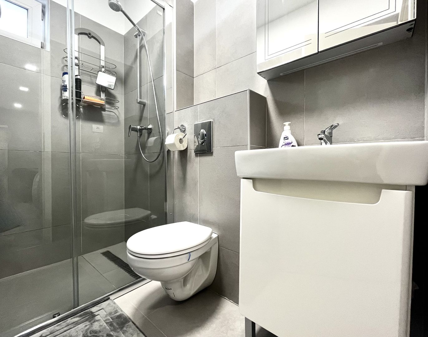 Apartament cu 3 camere, elegant, cu parcare si boxa, in zona Aradului - Poză 15