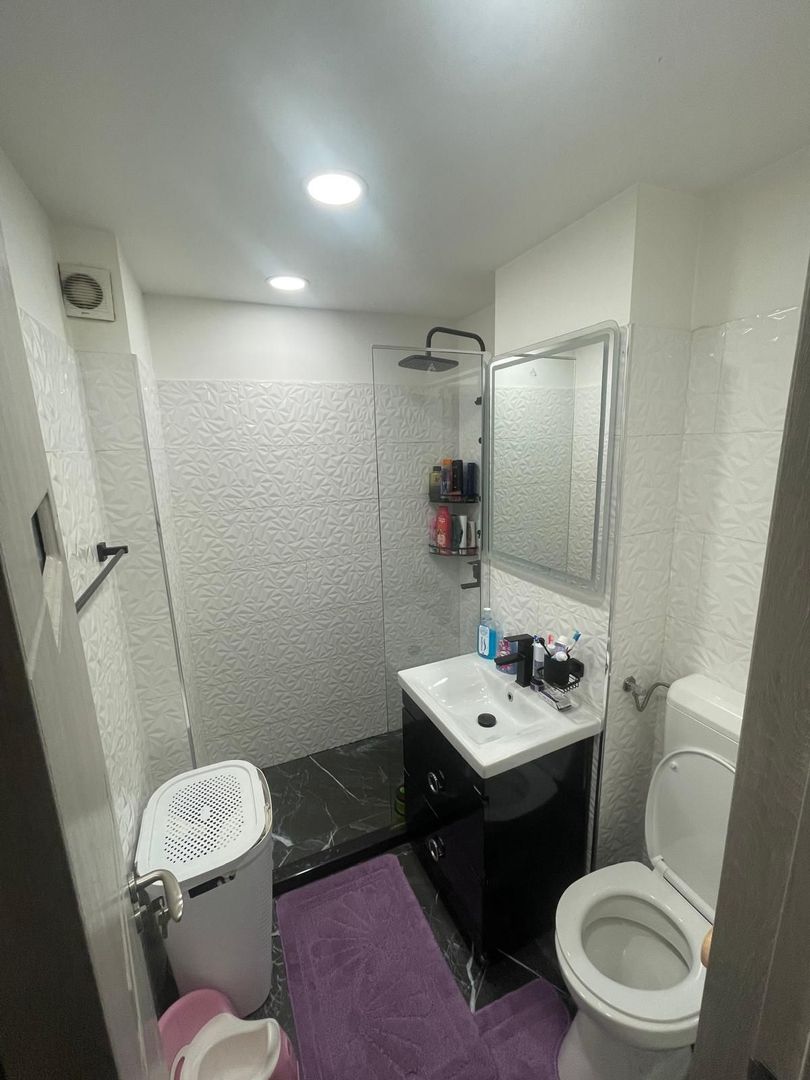 Vanzare apartament 3 camere in Titan, 5 minute metrou Grigorescu, renovat total - Poză 5