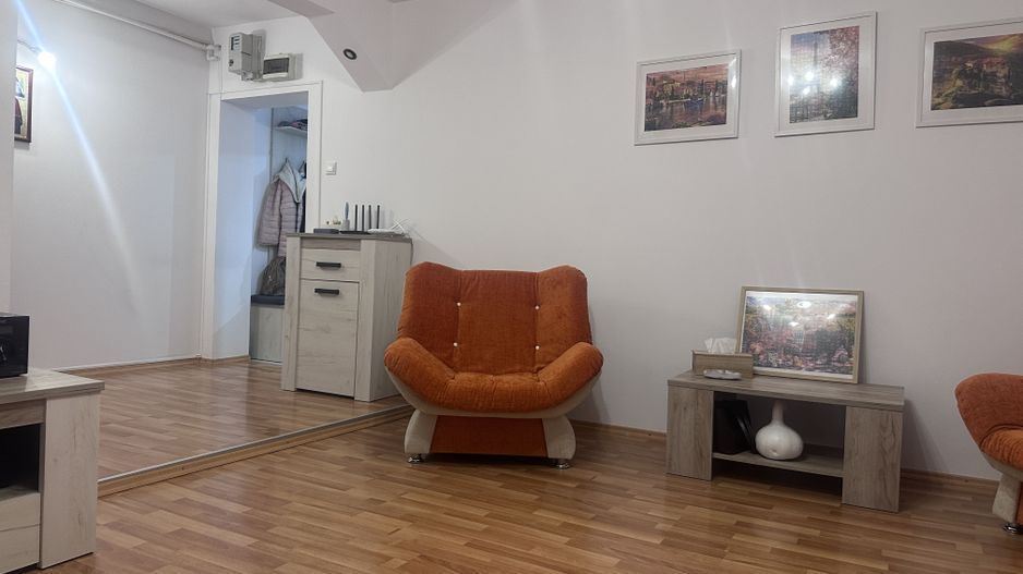 Vânzare apartament 3 camere - Confort modern într-o zonă excelentă! - Poză 3