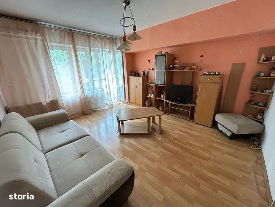 De vanzare Apartament 4 camere LUJERULUI - Poză 1
