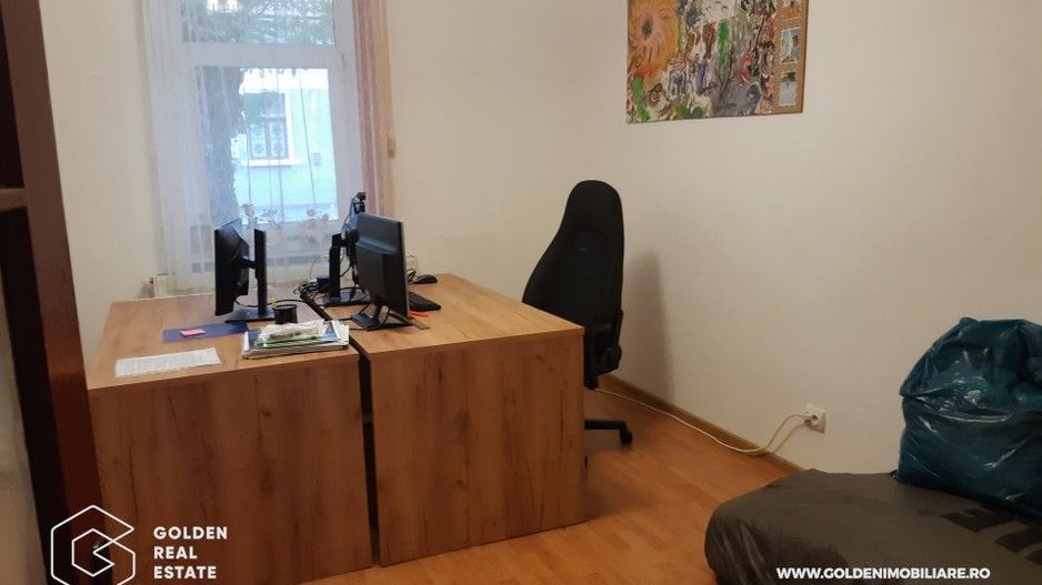 Casa mare, cu 4 apartamente a cate 1, 2, 3 și 4 camere fiecare - Poză 32