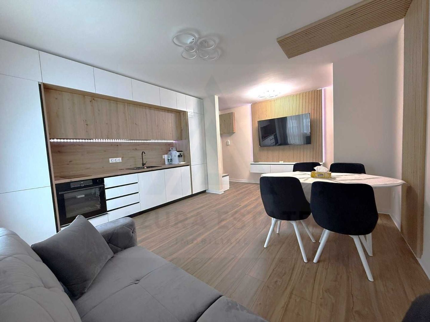 Apartament prima închiriere 3 camere balcon parcare - zona Dedeman - Poză 1