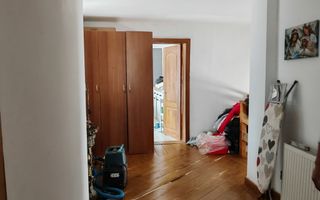 Vila P+E Bartolomeu,4 camere,4 bai,curte,garaj. - Poză 10
