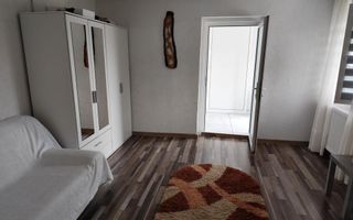 Casa Baicoi Central 125 mp s.u. 1364 mp teren. - Poză 9