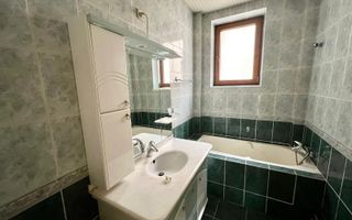 4 camere in Vila interbelica 106mp-Centrala proprie- Calea Calarasilor - Poză 12