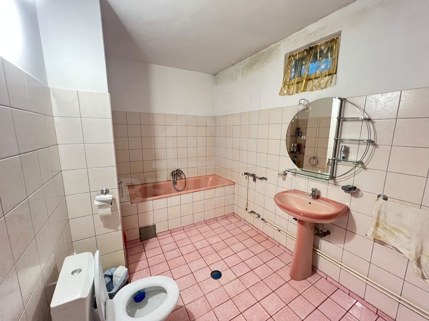 De-Vanzare-Case-16-Camere-400mp-Utili-1100mp-Teren-Sacele-Brasov - Poză 15
