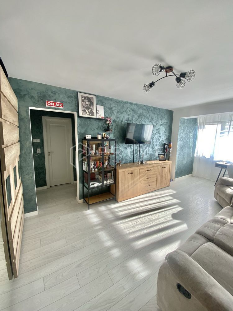 Apartament cu 2 camere, renovat și mobilat – Vedere panoramică - Poză 2